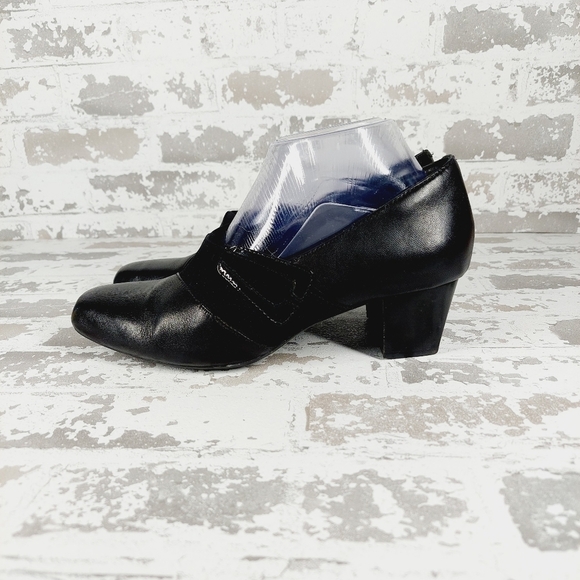 Clarks Shoes - Clarks Everyday Levee Black Fabric Leather Heels F40